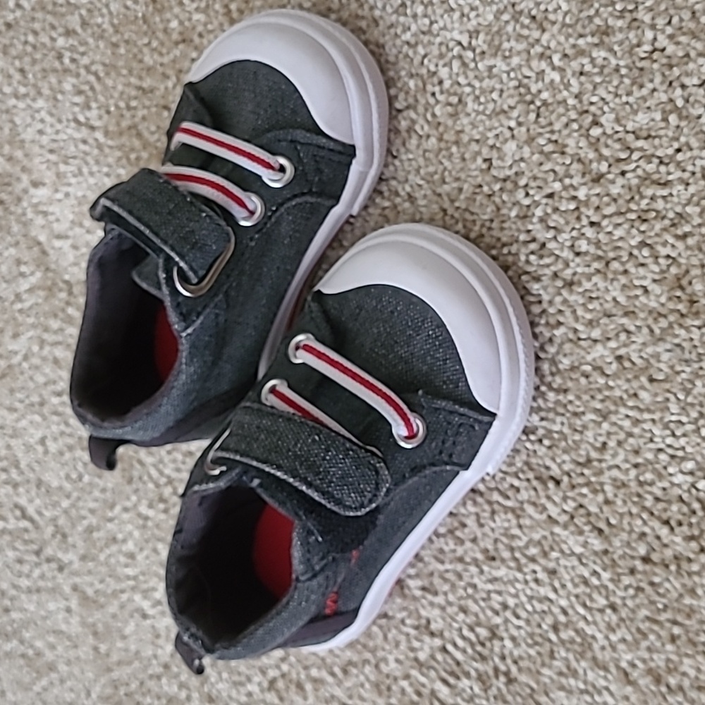 Granimals gret/red/white velcro strap boys shoes size 2 very lightly worn